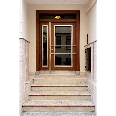 Modern apartman kapısı